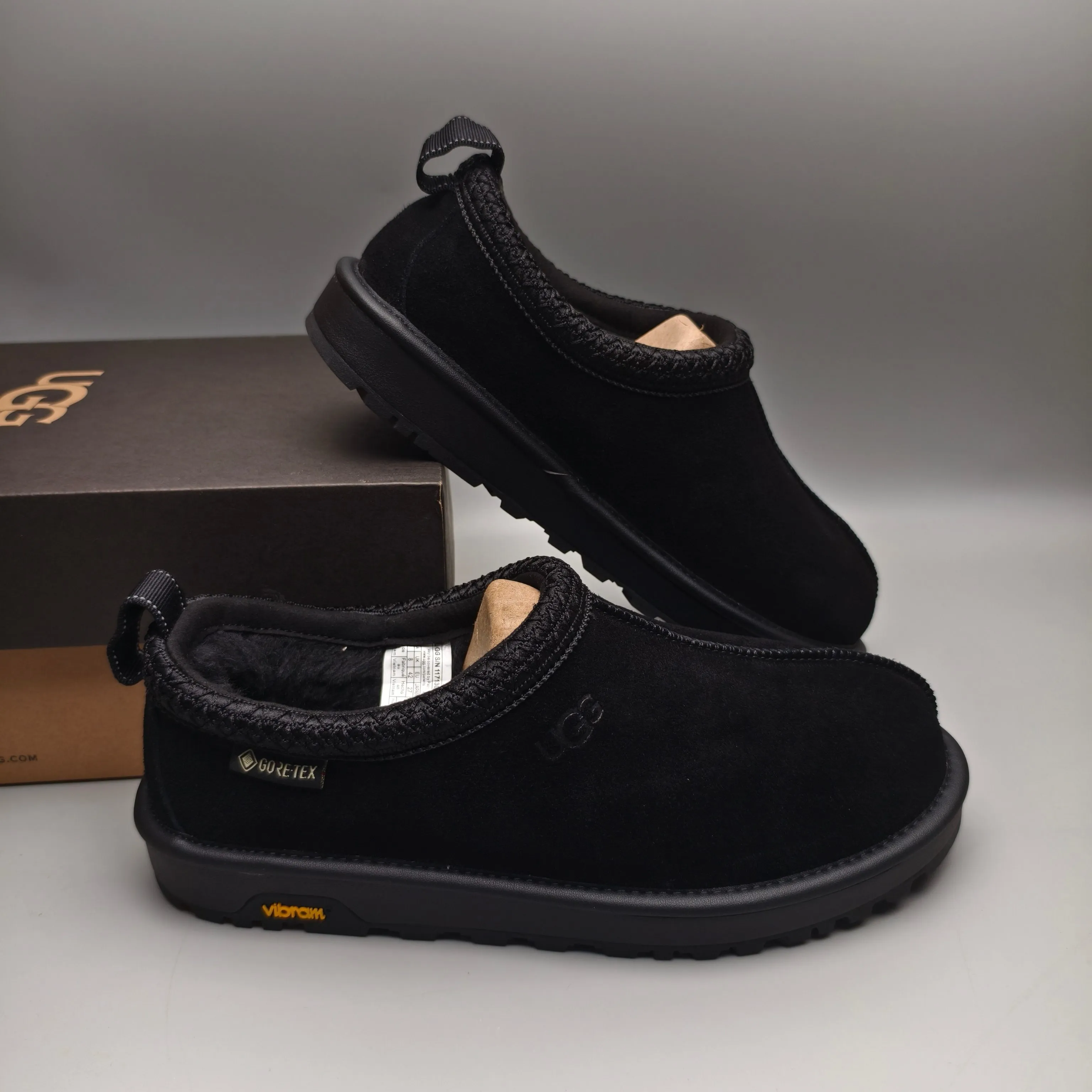 💰480 UGG sheepskin all-in-one snow boots, ethnic style casual trendy men's shoes, color: maroon, chocolate, black, matching sizes: 39-45